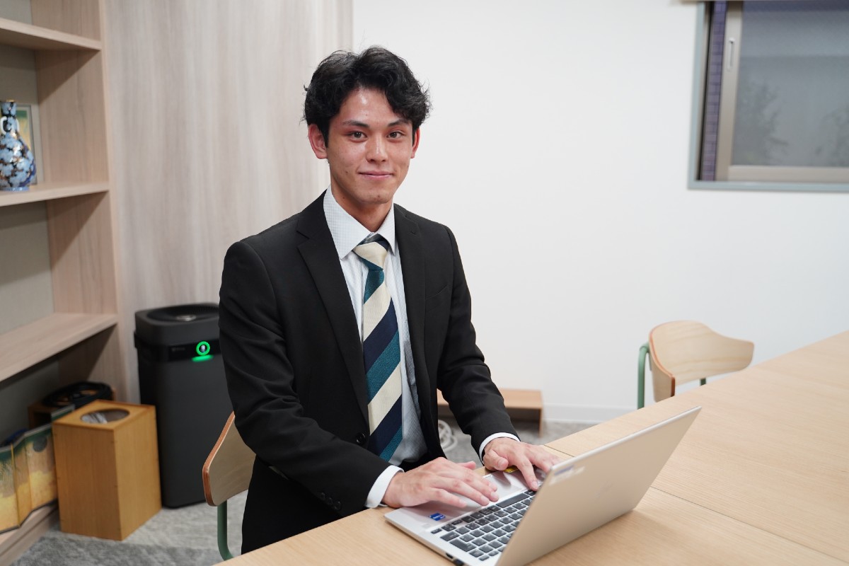 入社して感じたのが、この仕事は接客要素が強いこと。サービス業で培った経験を今後は活かしていきたいですね。/Iさん