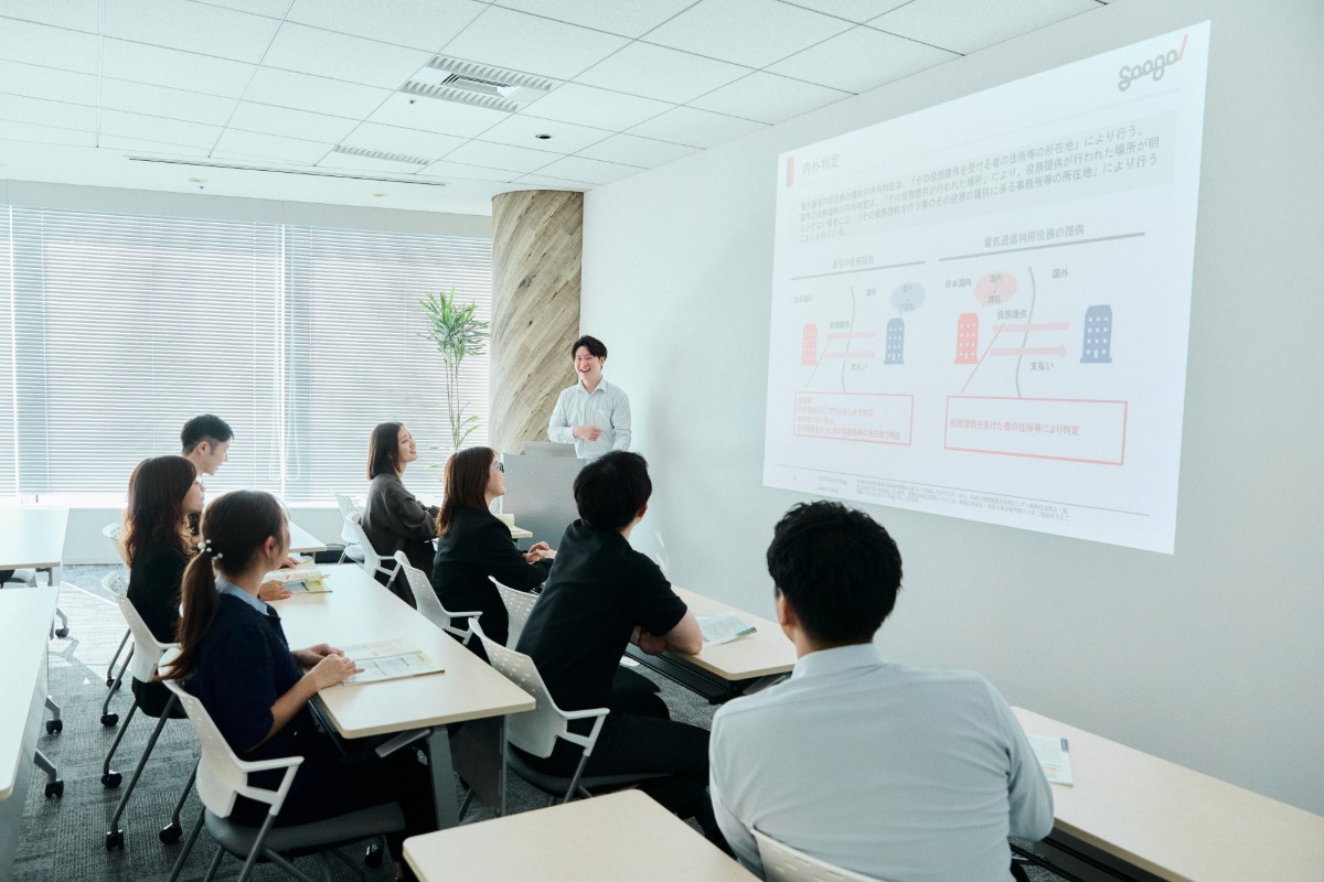 上司だけではなく先輩社員へも、気軽に相談できます。