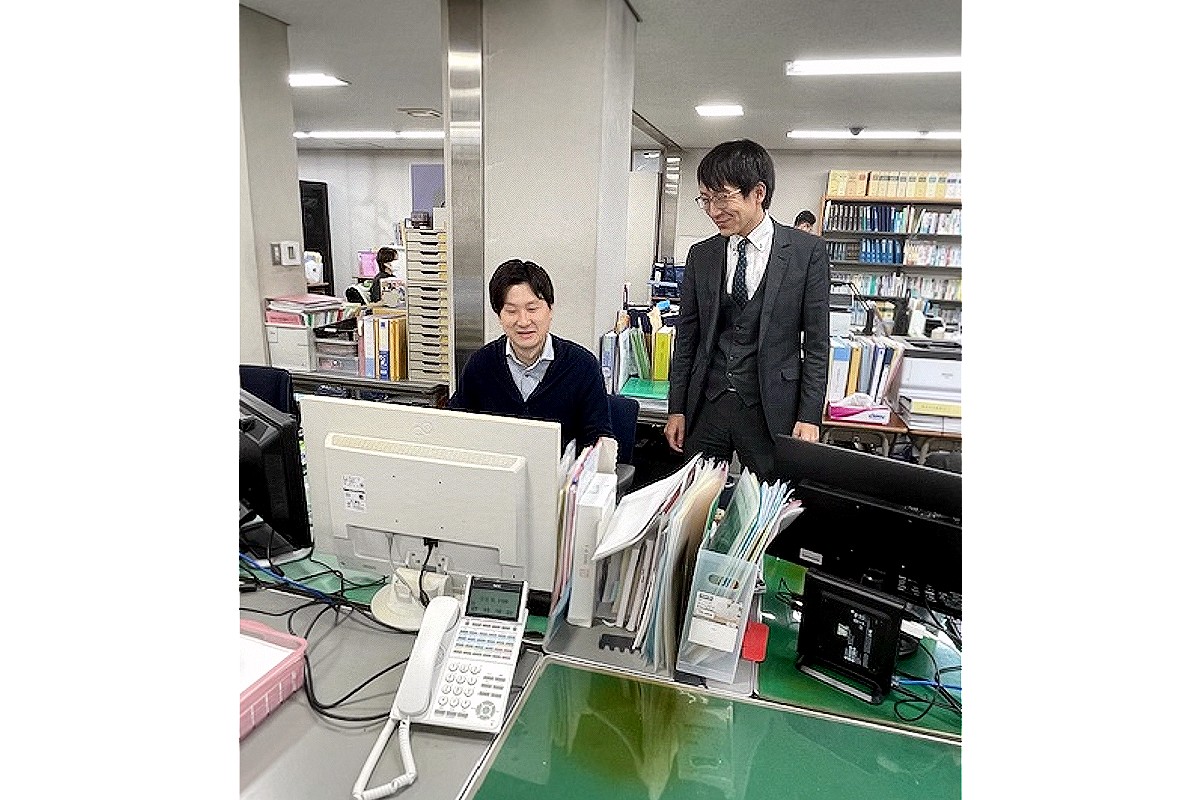 さまざまな業種の方と仕事ができ、その動向に近い関係で寄り添っていける仕事が、あなたを待っています!