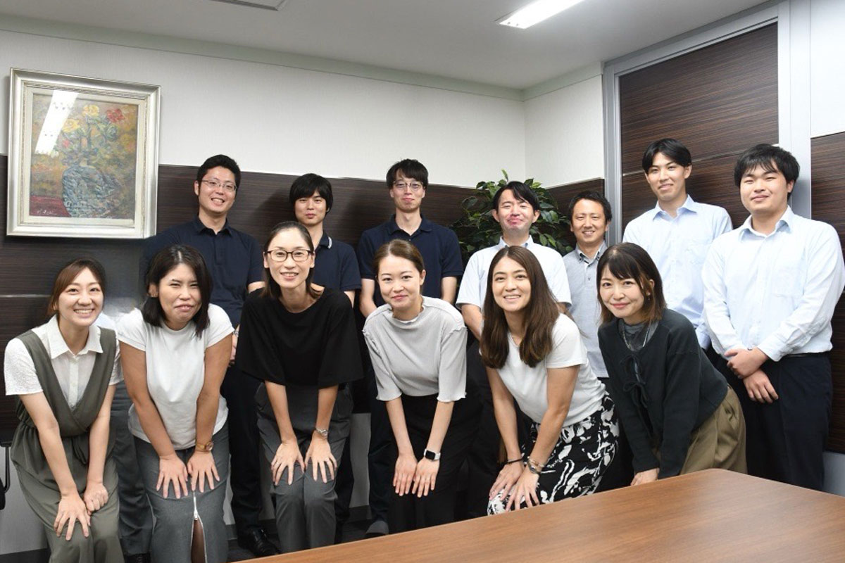 男性はもちろん、女性も働きやすい環境なので、離職率は非常に低く、長く安定して働ける環境です。